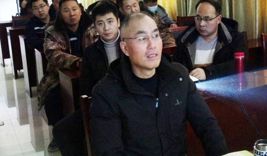 山东鹏程路桥集团有限公司 开展关于机械、拌合设备专题培训(图7)