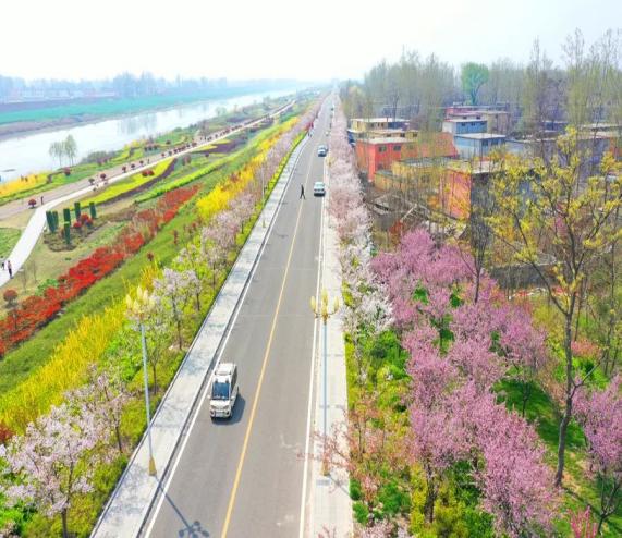 助力乡村振兴  建设最美农村路(图1)