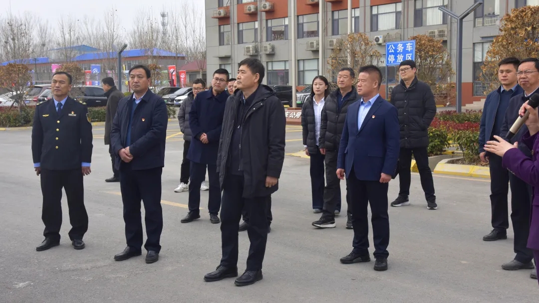 党建引领聚合力 联盟共建促发展——省交通运输厅工程建设事务中心张刚一行到济邹高速项目开展山东质监党建联盟暨“四送”活动(图2)